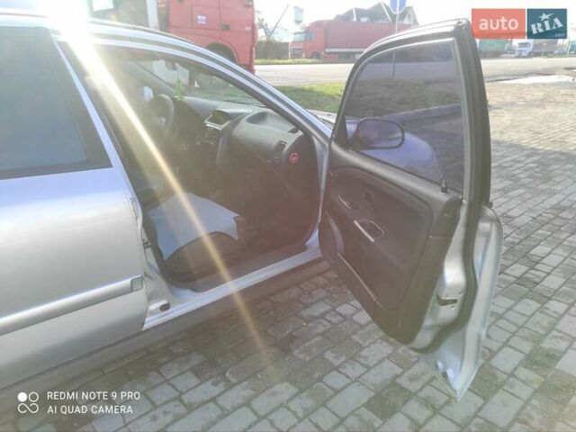 Сірий Міцубісі Харизма, об'ємом двигуна 1.6 л та пробігом 527 тис. км за 2200 $, фото 7 на Automoto.ua