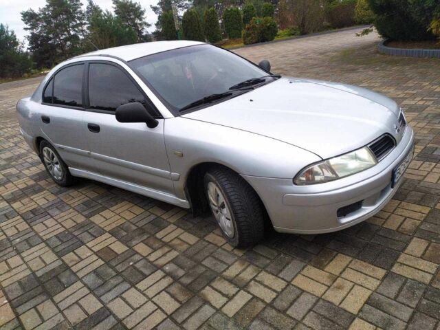 Серый Мицубиси Харизма, объемом двигателя 1.6 л и пробегом 330 тыс. км за 2800 $, фото 5 на Automoto.ua