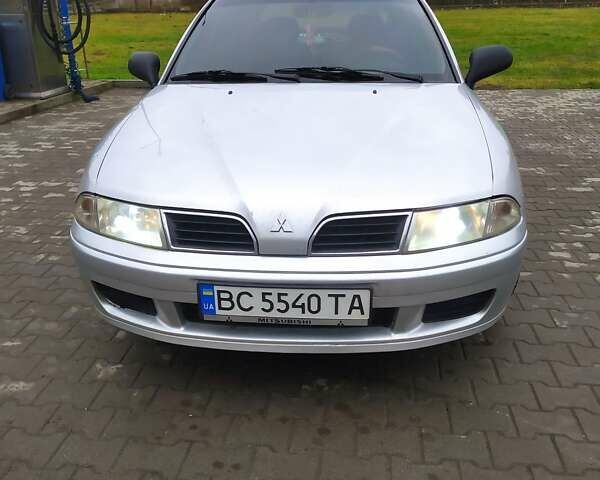 Сірий Міцубісі Харизма, об'ємом двигуна 1.6 л та пробігом 330 тис. км за 2800 $, фото 3 на Automoto.ua