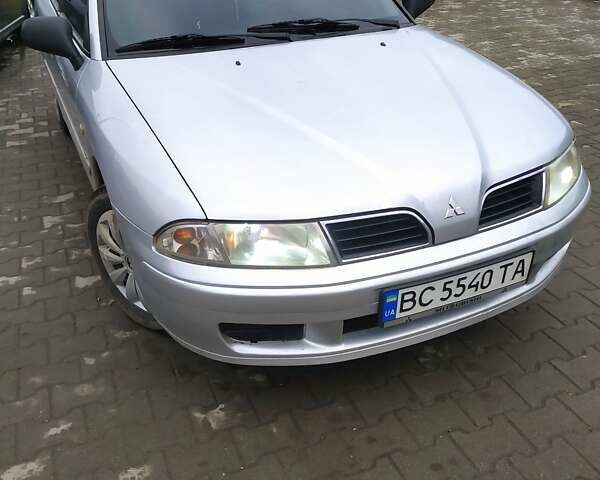 Сірий Міцубісі Харизма, об'ємом двигуна 1.6 л та пробігом 330 тис. км за 2800 $, фото 9 на Automoto.ua