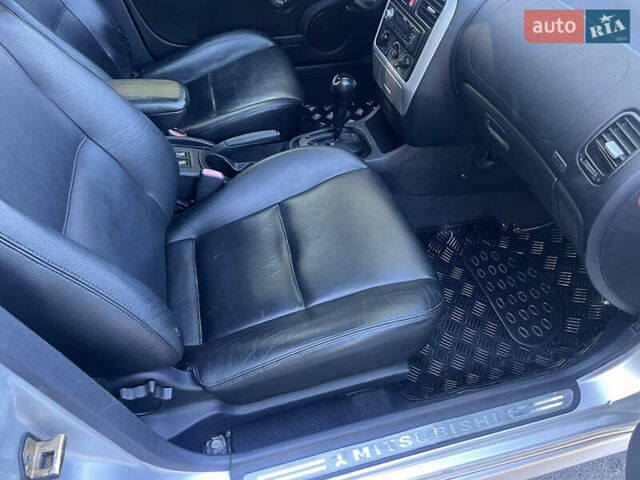 Серый Мицубиси Харизма, объемом двигателя 1.8 л и пробегом 214 тыс. км за 5650 $, фото 26 на Automoto.ua
