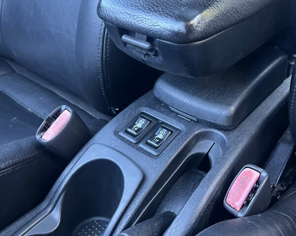 Серый Мицубиси Харизма, объемом двигателя 1.8 л и пробегом 214 тыс. км за 5650 $, фото 14 на Automoto.ua