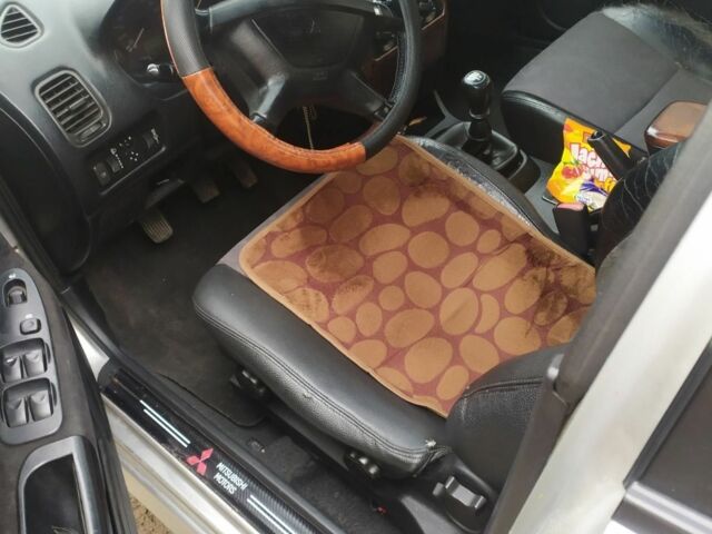 Серый Мицубиси Харизма, объемом двигателя 1.6 л и пробегом 330 тыс. км за 2800 $, фото 14 на Automoto.ua