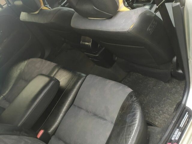 Серый Мицубиси Харизма, объемом двигателя 1.6 л и пробегом 330 тыс. км за 2800 $, фото 19 на Automoto.ua