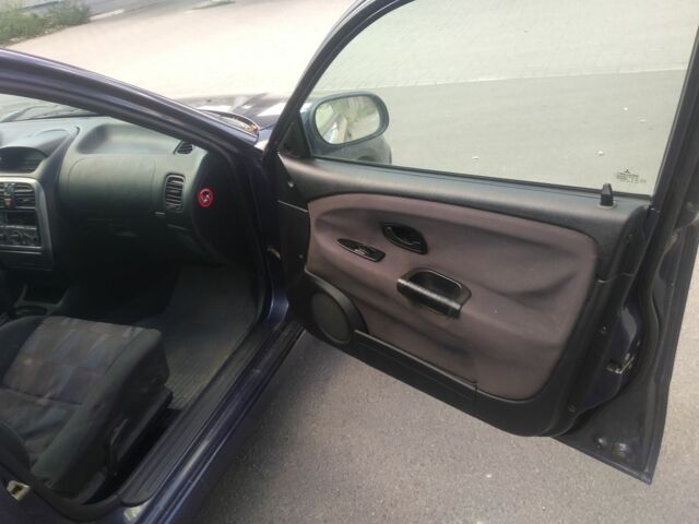 Синій Міцубісі Харизма, об'ємом двигуна 0 л та пробігом 263 тис. км за 1300 $, фото 6 на Automoto.ua