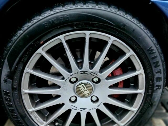 Синий Мицубиси Харизма, объемом двигателя 1.8 л и пробегом 305 тыс. км за 3999 $, фото 6 на Automoto.ua