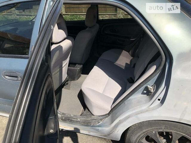 Синий Мицубиси Харизма, объемом двигателя 1.6 л и пробегом 190 тыс. км за 2600 $, фото 17 на Automoto.ua