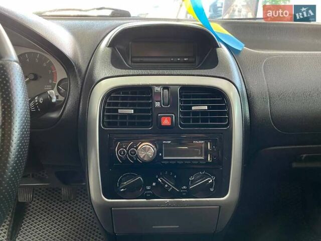 Синий Мицубиси Харизма, объемом двигателя 1.6 л и пробегом 346 тыс. км за 2990 $, фото 20 на Automoto.ua