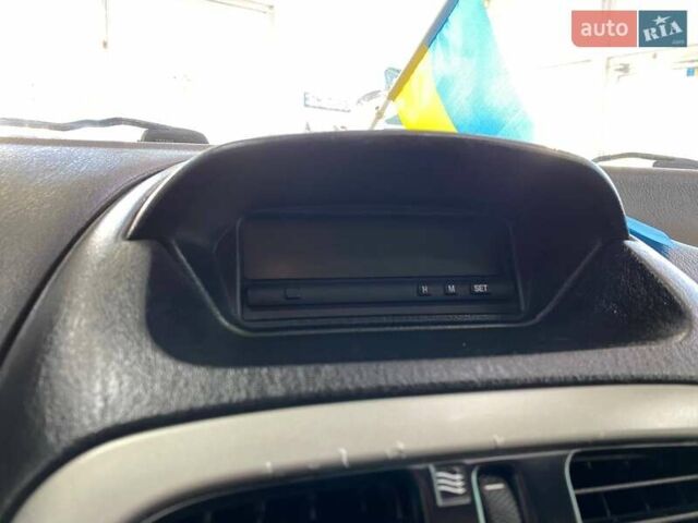 Синий Мицубиси Харизма, объемом двигателя 1.6 л и пробегом 346 тыс. км за 2990 $, фото 21 на Automoto.ua