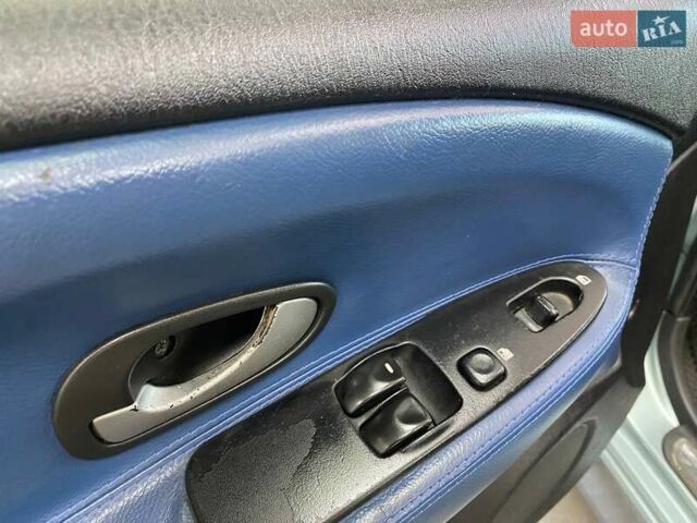 Синий Мицубиси Харизма, объемом двигателя 1.6 л и пробегом 346 тыс. км за 2990 $, фото 15 на Automoto.ua