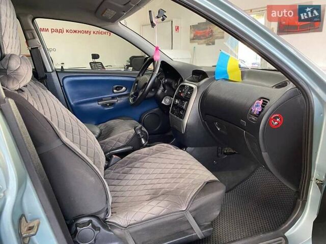 Синий Мицубиси Харизма, объемом двигателя 1.6 л и пробегом 346 тыс. км за 2990 $, фото 26 на Automoto.ua