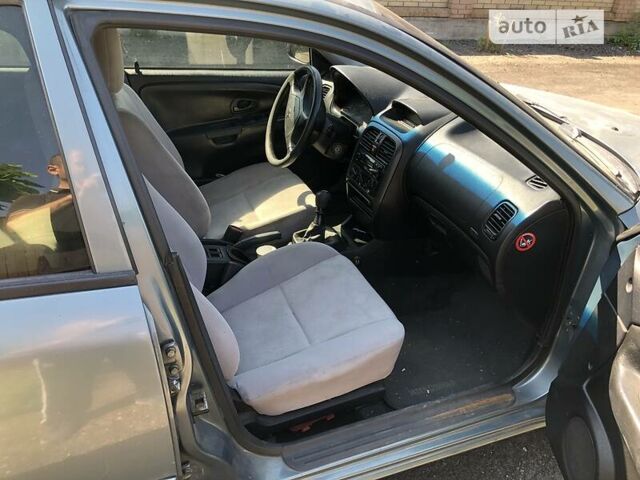 Синий Мицубиси Харизма, объемом двигателя 1.6 л и пробегом 190 тыс. км за 2600 $, фото 13 на Automoto.ua