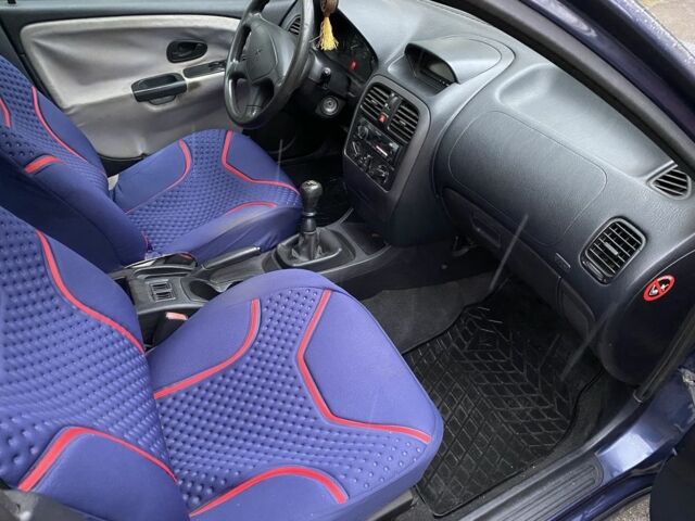 Синій Міцубісі Харизма, об'ємом двигуна 1.6 л та пробігом 170 тис. км за 3000 $, фото 15 на Automoto.ua