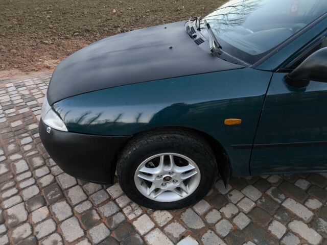 Зелений Міцубісі Харизма, об'ємом двигуна 1.6 л та пробігом 357 тис. км за 1499 $, фото 19 на Automoto.ua