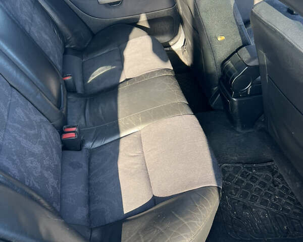 Зелений Міцубісі Харизма, об'ємом двигуна 1.8 л та пробігом 314 тис. км за 2000 $, фото 12 на Automoto.ua