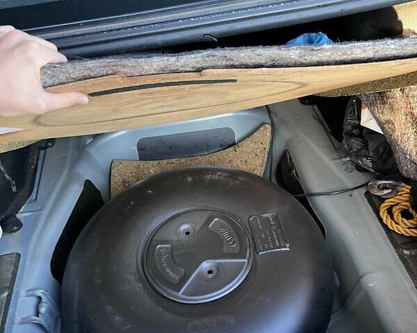 Зеленый Мицубиси Харизма, объемом двигателя 1.6 л и пробегом 193 тыс. км за 3456 $, фото 9 на Automoto.ua