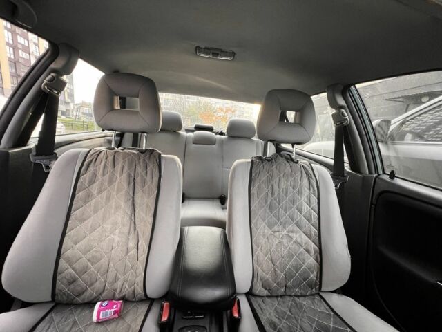 Зеленый Мицубиси Харизма, объемом двигателя 1.6 л и пробегом 211 тыс. км за 3200 $, фото 11 на Automoto.ua