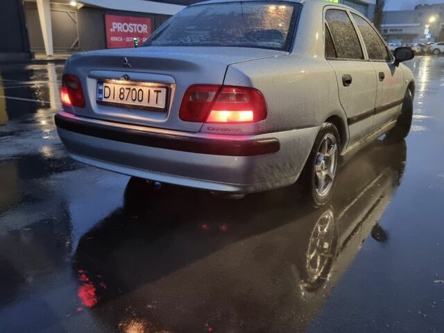 Зеленый Мицубиси Харизма, объемом двигателя 1.6 л и пробегом 220 тыс. км за 3200 $, фото 3 на Automoto.ua