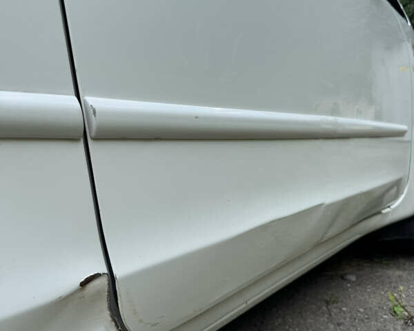 Білий Міцубісі Кольт, об'ємом двигуна 1.3 л та пробігом 168 тис. км за 3900 $, фото 3 на Automoto.ua