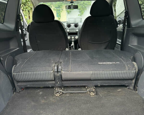 Білий Міцубісі Кольт, об'ємом двигуна 1.3 л та пробігом 168 тис. км за 3900 $, фото 19 на Automoto.ua