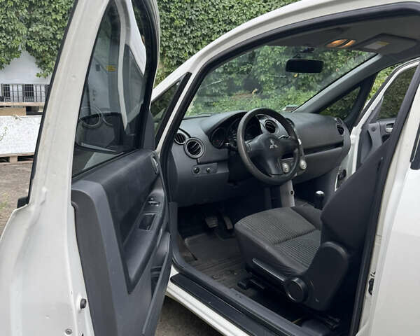 Білий Міцубісі Кольт, об'ємом двигуна 1.3 л та пробігом 168 тис. км за 3900 $, фото 11 на Automoto.ua