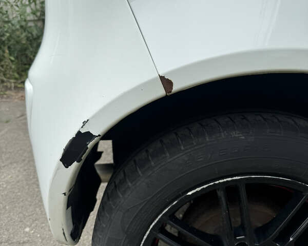 Білий Міцубісі Кольт, об'ємом двигуна 1.3 л та пробігом 168 тис. км за 3900 $, фото 6 на Automoto.ua