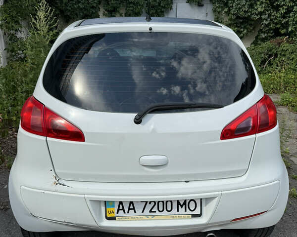 Білий Міцубісі Кольт, об'ємом двигуна 1.3 л та пробігом 168 тис. км за 3900 $, фото 1 на Automoto.ua