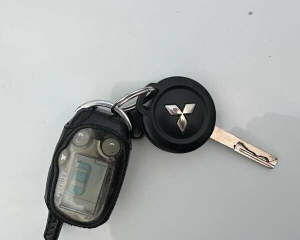 Белый Мицубиси Кольт, объемом двигателя 1.3 л и пробегом 110 тыс. км за 4700 $, фото 18 на Automoto.ua