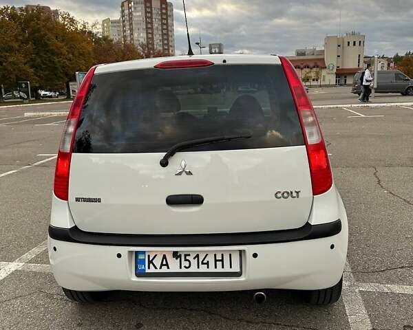 Белый Мицубиси Кольт, объемом двигателя 1.3 л и пробегом 110 тыс. км за 4700 $, фото 5 на Automoto.ua