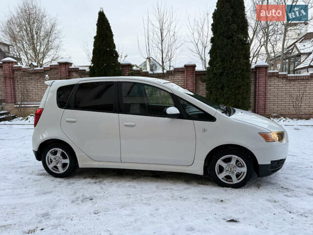 Белый Мицубиси Кольт, объемом двигателя 1.3 л и пробегом 120 тыс. км за 5550 $, фото 4 на Automoto.ua