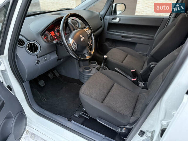 Белый Мицубиси Кольт, объемом двигателя 1.3 л и пробегом 120 тыс. км за 5550 $, фото 16 на Automoto.ua