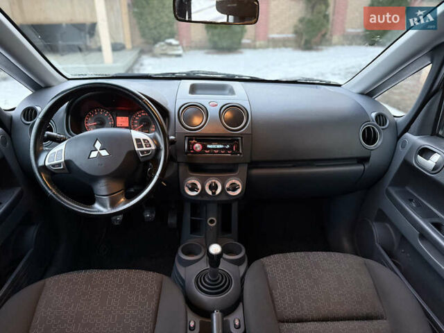 Белый Мицубиси Кольт, объемом двигателя 1.3 л и пробегом 120 тыс. км за 5550 $, фото 10 на Automoto.ua