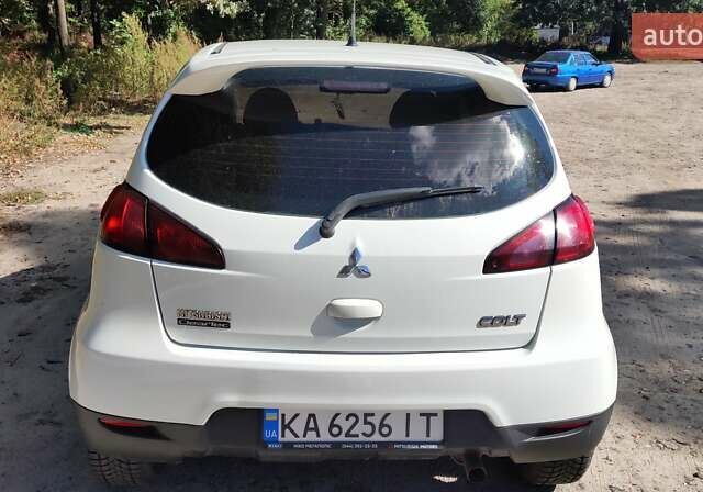 Білий Міцубісі Кольт, об'ємом двигуна 1.5 л та пробігом 156 тис. км за 5800 $, фото 3 на Automoto.ua