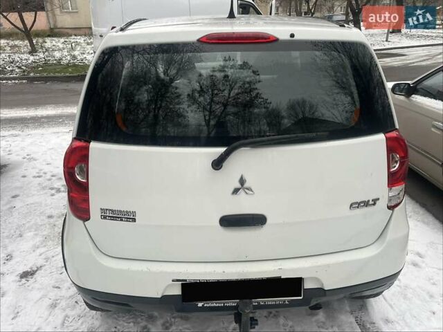 Белый Мицубиси Кольт, объемом двигателя 1.33 л и пробегом 280 тыс. км за 3600 $, фото 3 на Automoto.ua