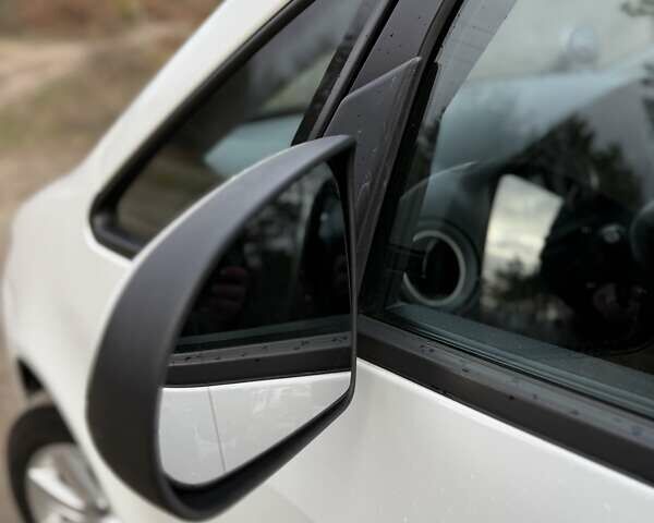 Білий Міцубісі Кольт, об'ємом двигуна 1.12 л та пробігом 203 тис. км за 4900 $, фото 2 на Automoto.ua