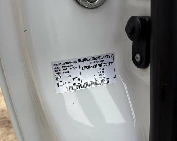 Білий Міцубісі Кольт, об'ємом двигуна 1.12 л та пробігом 203 тис. км за 4900 $, фото 12 на Automoto.ua