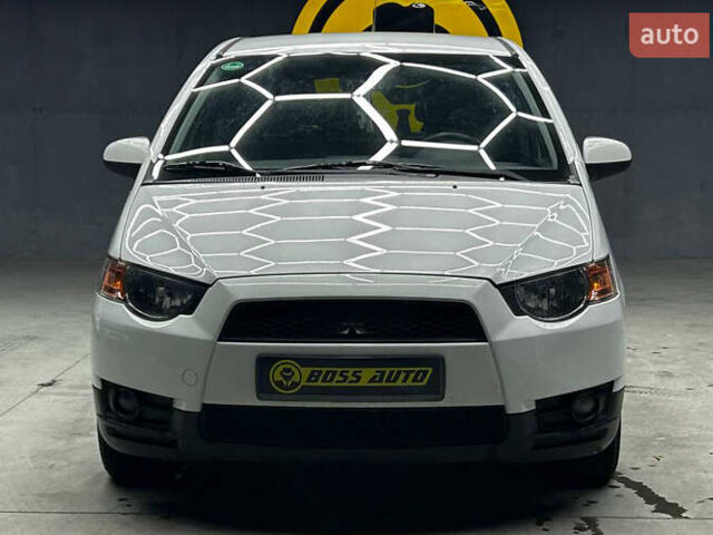 Білий Міцубісі Кольт, об'ємом двигуна 1.33 л та пробігом 138 тис. км за 7200 $, фото 1 на Automoto.ua