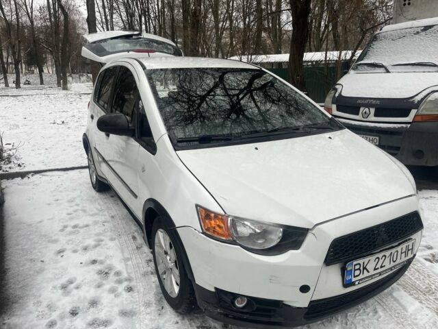 Белый Мицубиси Кольт, объемом двигателя 1.3 л и пробегом 280 тыс. км за 3600 $, фото 10 на Automoto.ua