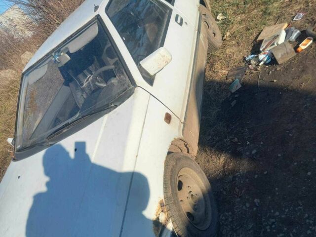 Белый Мицубиси Кольт, объемом двигателя 1.2 л и пробегом 215 тыс. км за 284 $, фото 1 на Automoto.ua