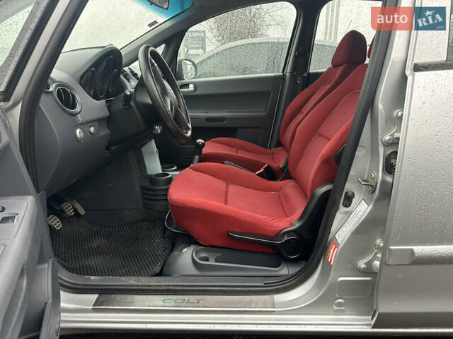 Бежевый Мицубиси Кольт, объемом двигателя 1.3 л и пробегом 189 тыс. км за 3850 $, фото 11 на Automoto.ua