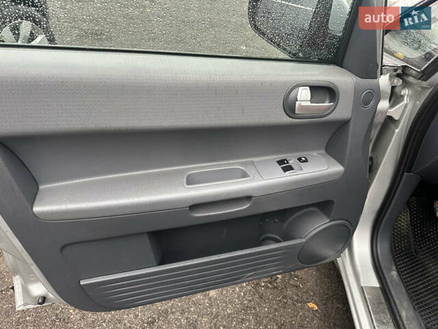 Бежевый Мицубиси Кольт, объемом двигателя 1.3 л и пробегом 189 тыс. км за 3850 $, фото 12 на Automoto.ua