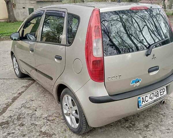 Бежевый Мицубиси Кольт, объемом двигателя 1.33 л и пробегом 280 тыс. км за 3900 $, фото 8 на Automoto.ua