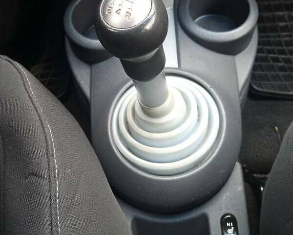 Бежевый Мицубиси Кольт, объемом двигателя 1.33 л и пробегом 280 тыс. км за 3900 $, фото 3 на Automoto.ua