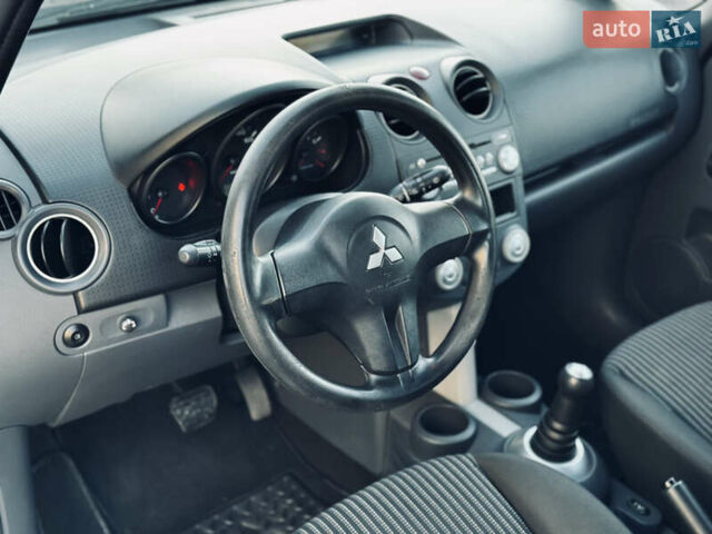 Міцубісі Кольт 2008 у Одесі на Automoto.ua Бежевий Міцубісі Кольт, об'ємом двигуна 1.33 л та пробігом 138 тис. км за 5000 $, фото 15 на Automoto.ua