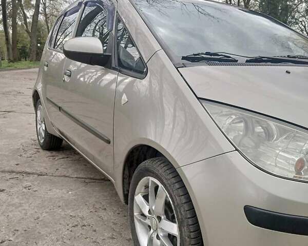 Бежевый Мицубиси Кольт, объемом двигателя 1.33 л и пробегом 280 тыс. км за 3900 $, фото 9 на Automoto.ua