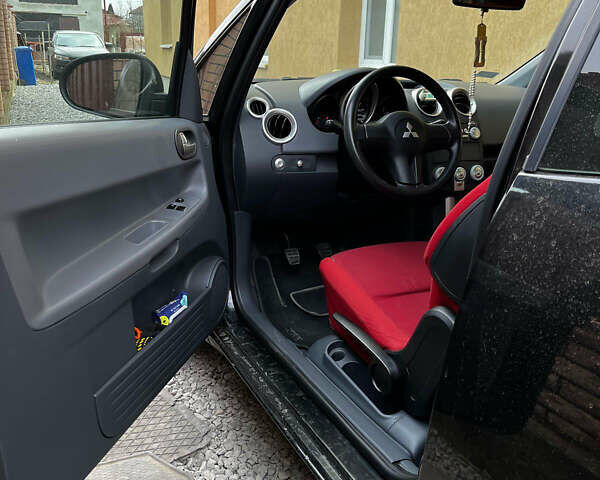 Міцубісі Кольт 2005 у Самборе на Automoto.ua Чорний Міцубісі Кольт, об'ємом двигуна 1.3 л та пробігом 188 тис. км за 3800 $, фото 7 на Automoto.ua