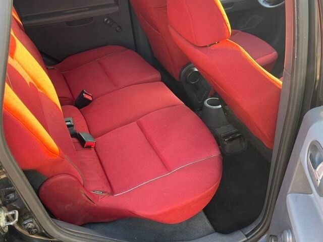 Черный Мицубиси Кольт, объемом двигателя 1.3 л и пробегом 2 тыс. км за 4300 $, фото 6 на Automoto.ua