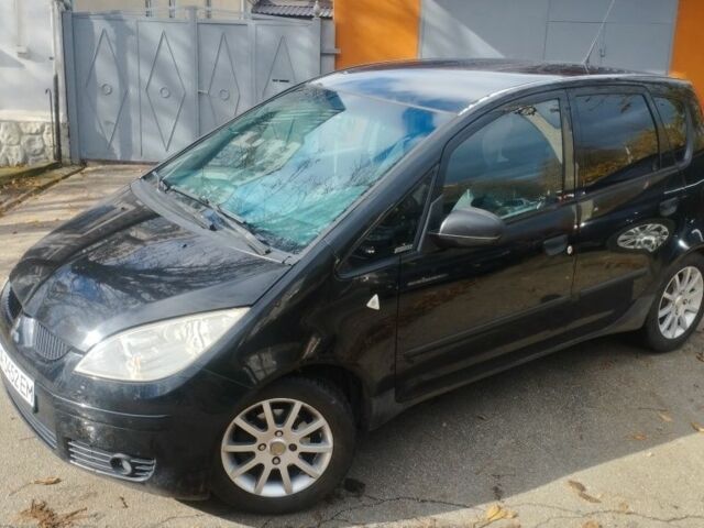 Черный Мицубиси Кольт, объемом двигателя 1.3 л и пробегом 215 тыс. км за 4300 $, фото 6 на Automoto.ua