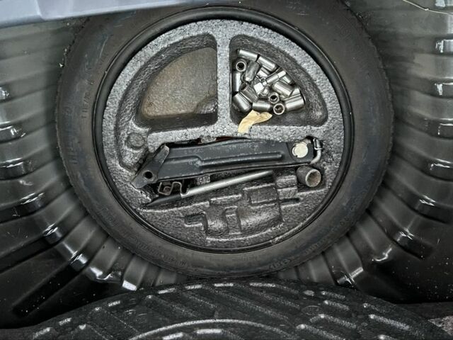 Черный Мицубиси Кольт, объемом двигателя 1.3 л и пробегом 134 тыс. км за 3600 $, фото 10 на Automoto.ua