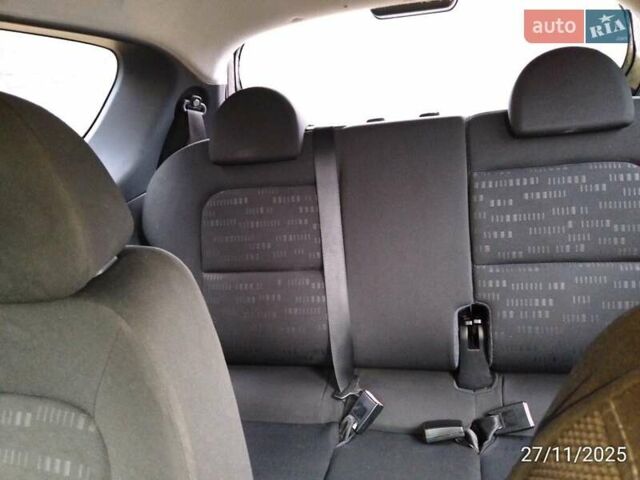 Черный Мицубиси Кольт, объемом двигателя 1.1 л и пробегом 251 тыс. км за 3200 $, фото 10 на Automoto.ua